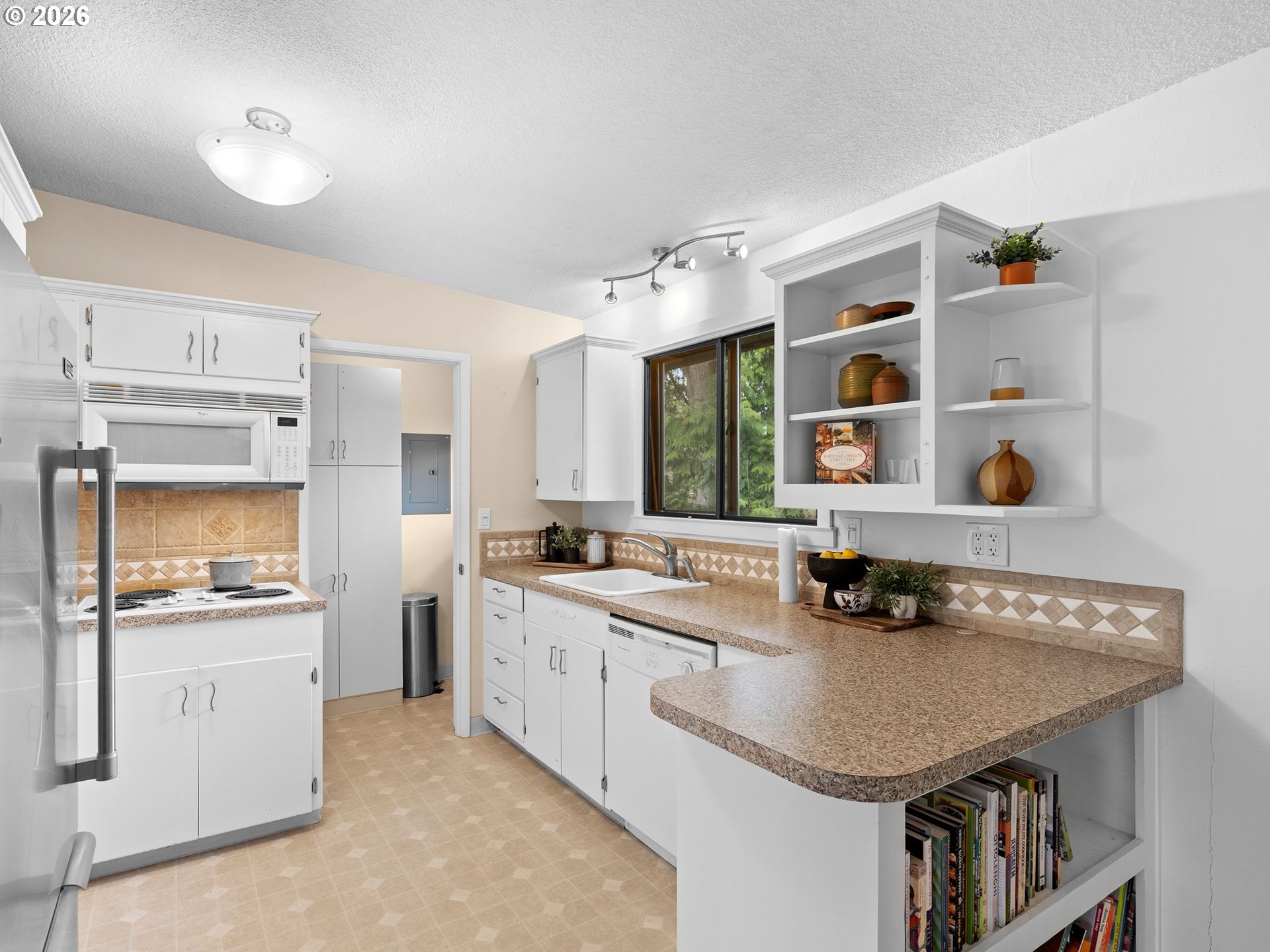 5225 Southwest Oleson Road, Unit 15 Portland, OR 97225 - Photo 11 of 38