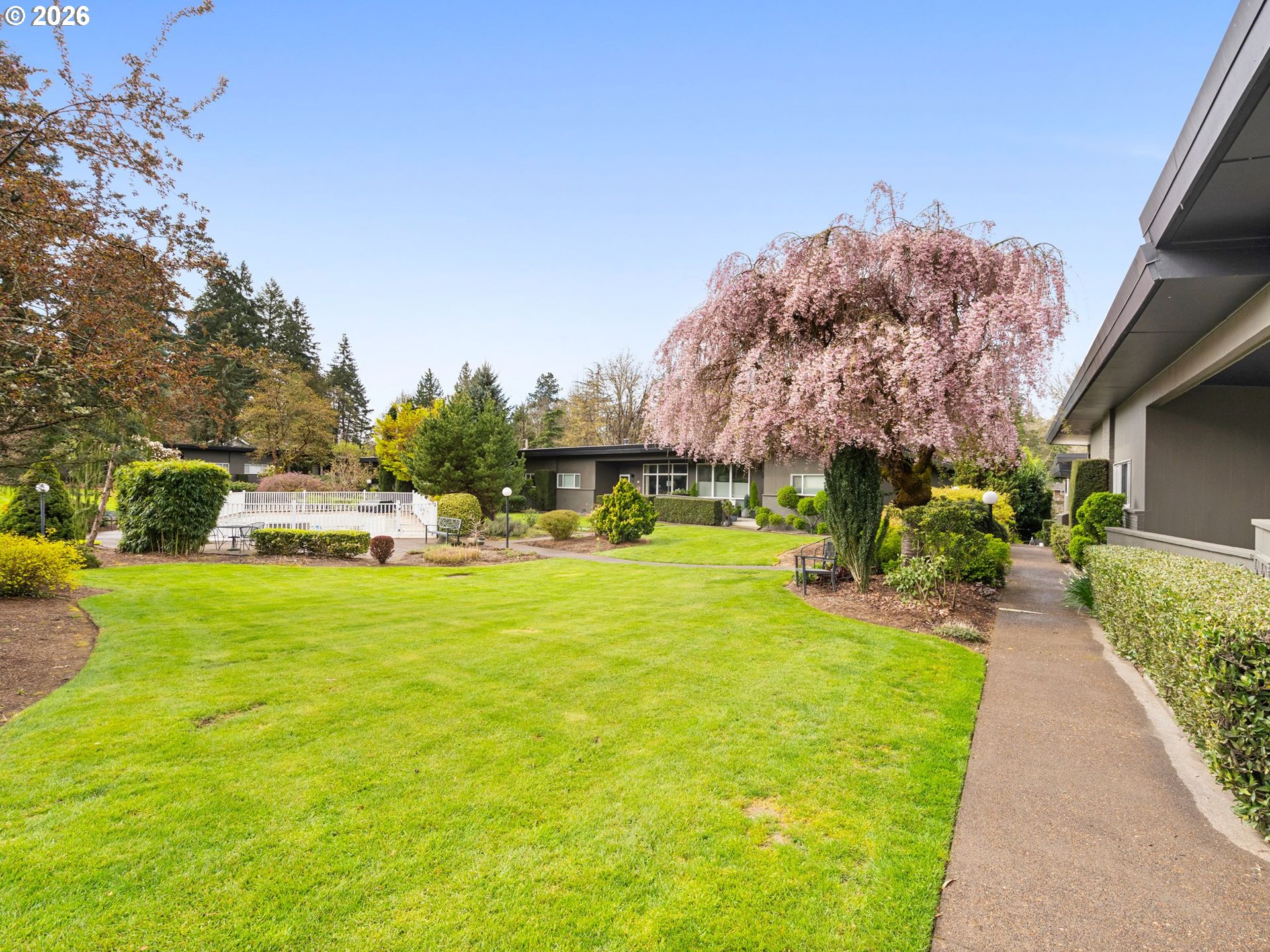 5225 Southwest Oleson Road, Unit 15 Portland, OR 97225 - Photo 2 of 38