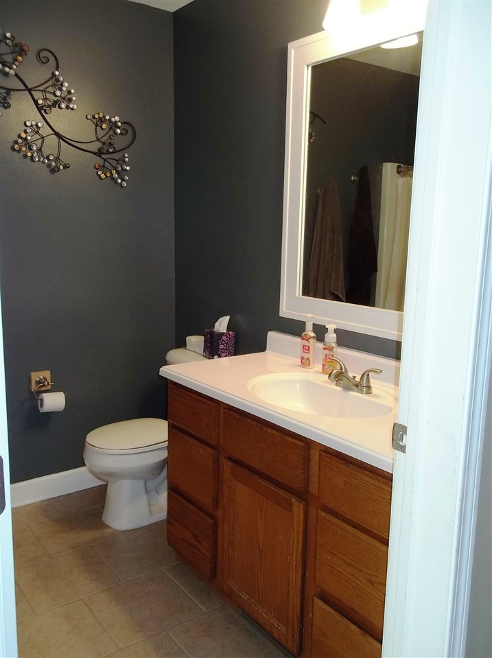 4182 North Sullivan Road Leesburg, IN 46538 - Photo 10 of 33 Gallery Image 10