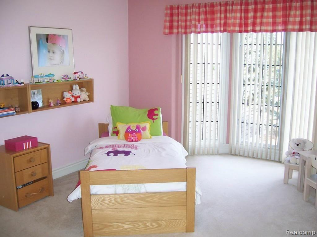 2953 Baytree Court Rochester, MI 48306 - Photo 24 of 34 Bedroom