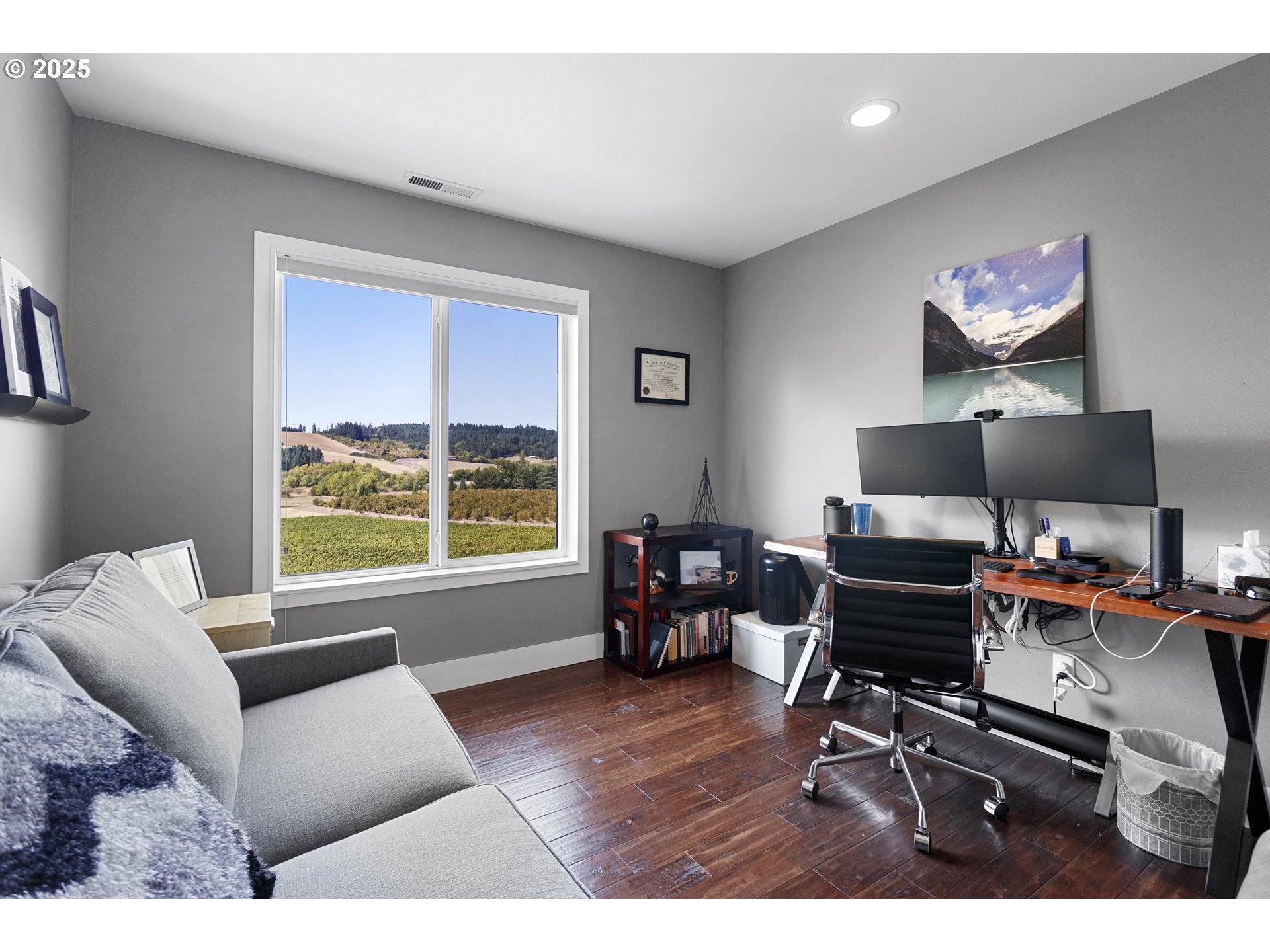 13631 Northeast Kinney Road Newberg, OR 97132 - Photo 26 of 48 a workspace with furniture and a window