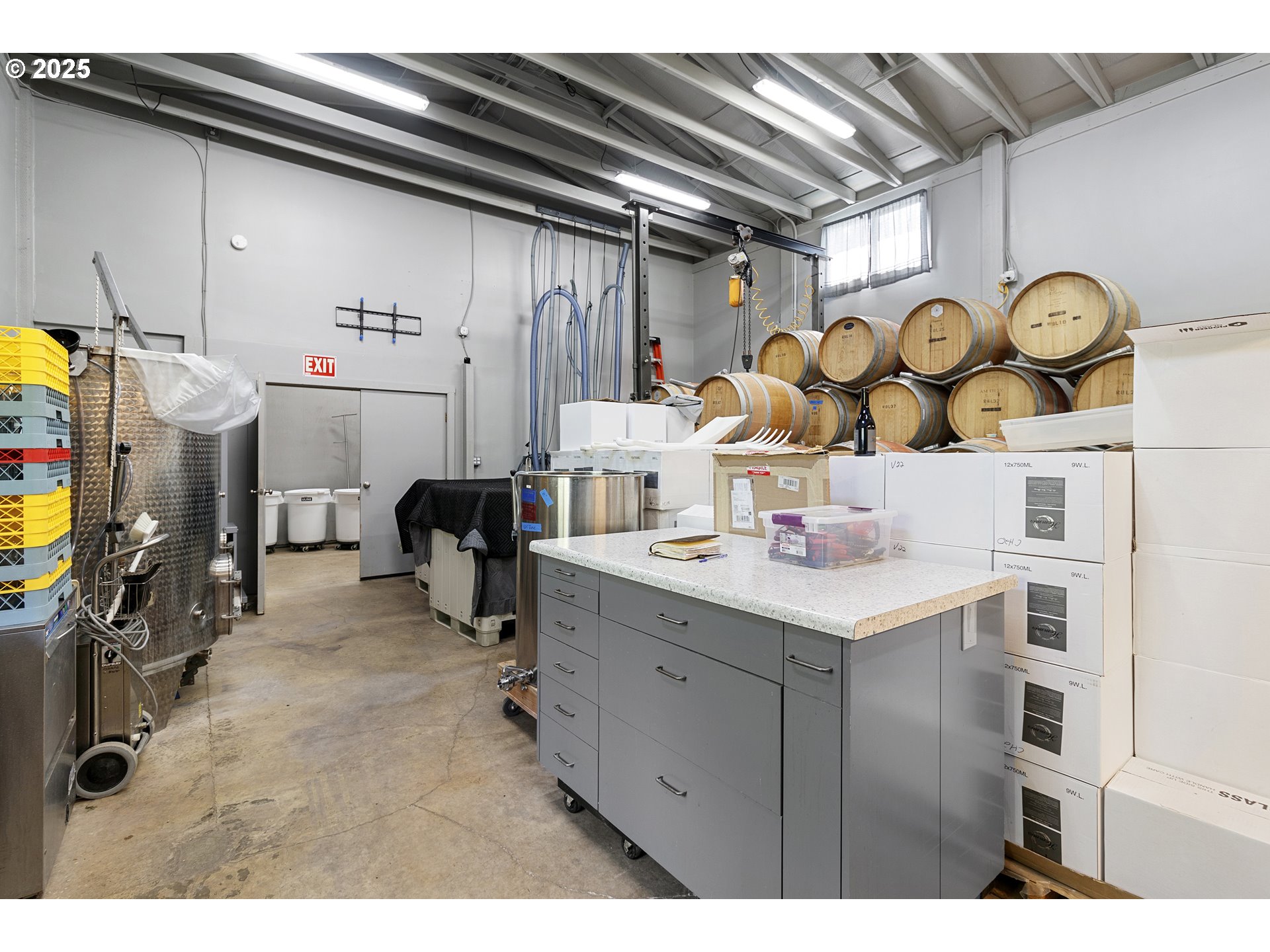 13631 Northeast Kinney Road Newberg, OR 97132 - Photo 33 of 48 a utility room with closet dryer and washer