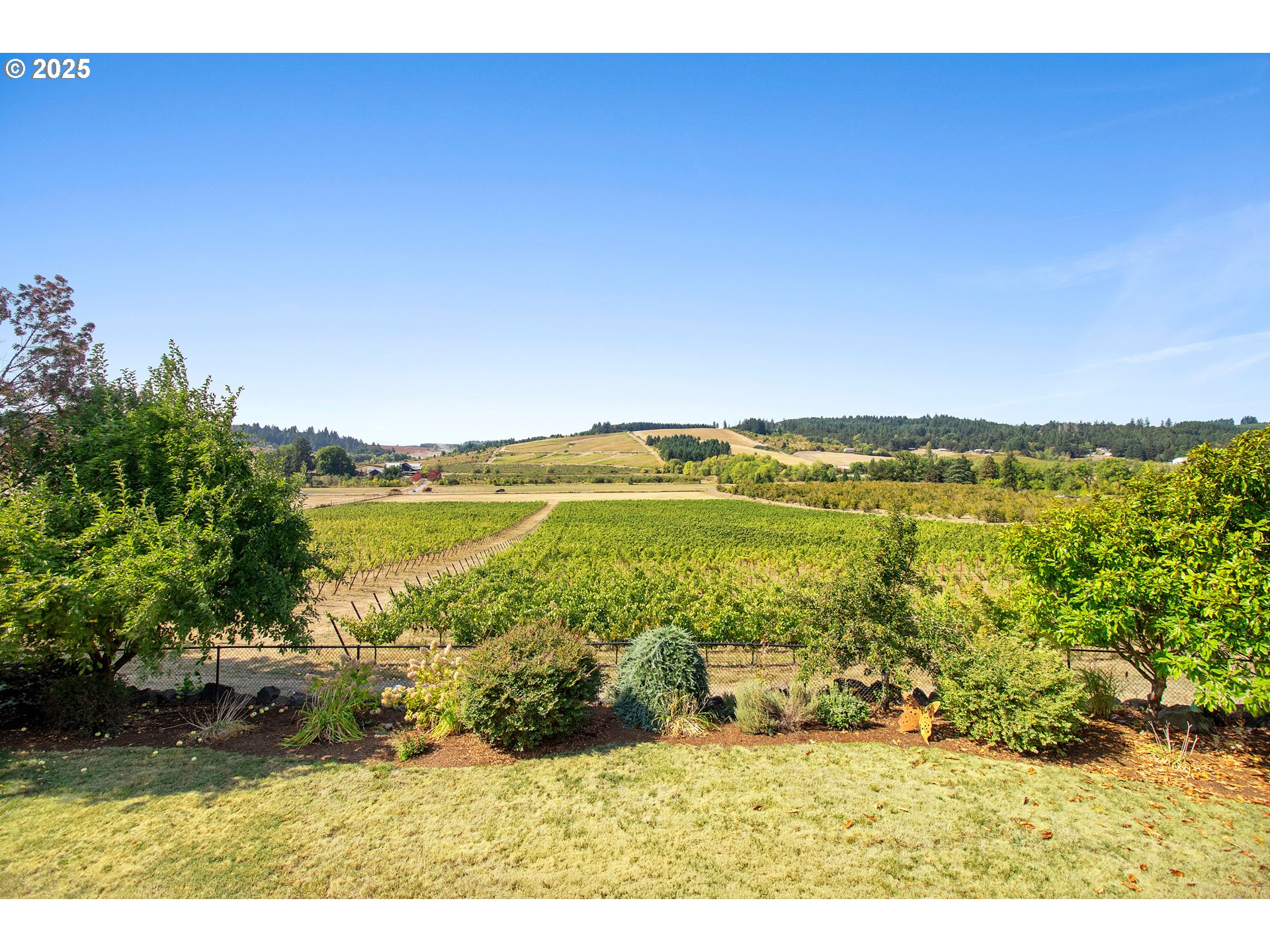 13631 Northeast Kinney Road Newberg, OR 97132 - Photo 46 of 48 a view of an ocean and beach