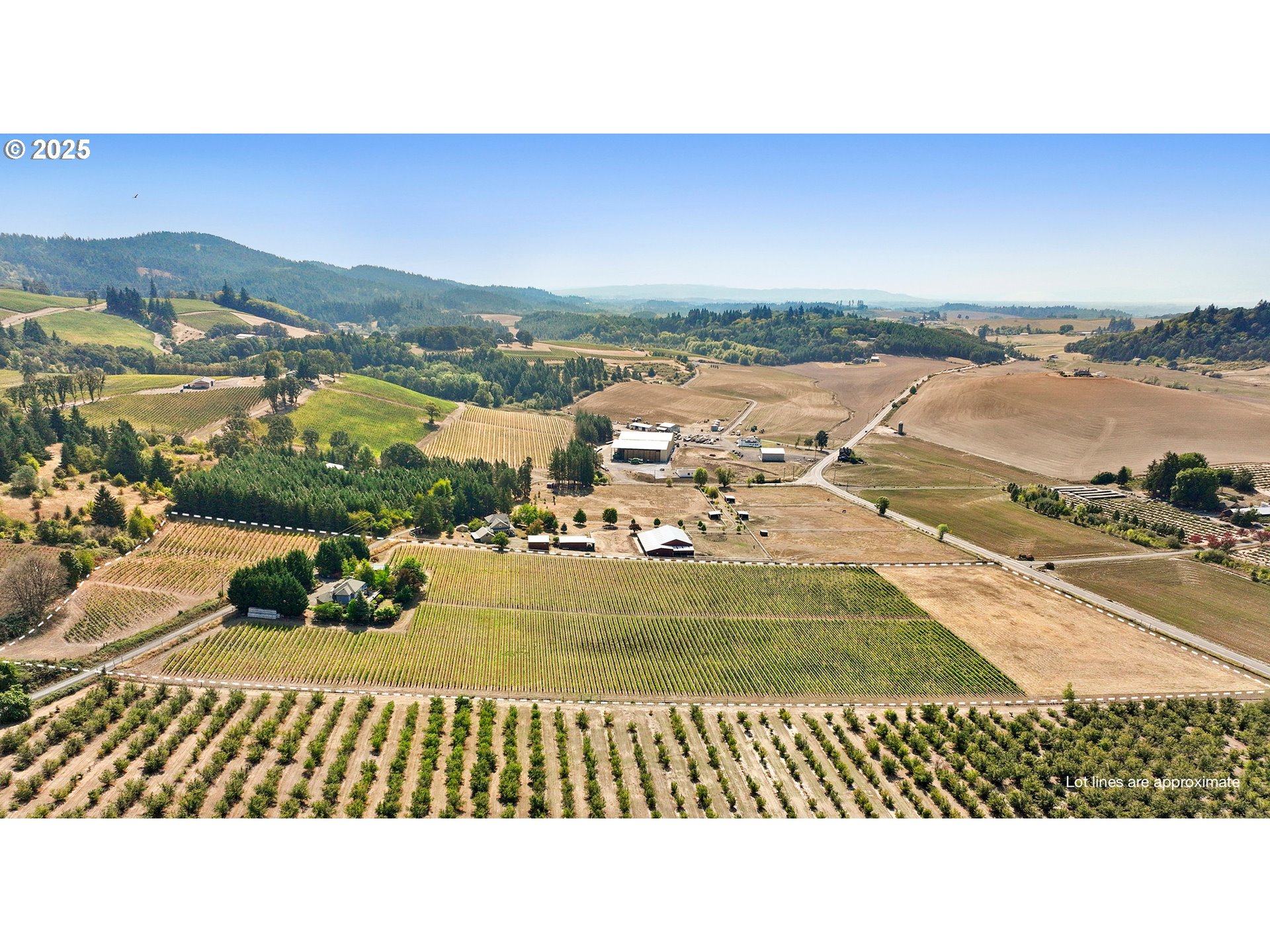 13631 Northeast Kinney Road Newberg, OR 97132 - Photo 47 of 48 a picture of city view with lake view