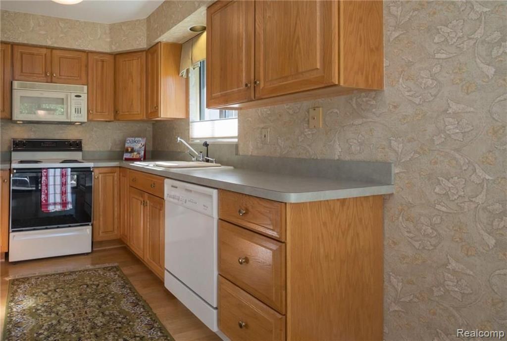 962 Wexford Way Rochester Hills, MI 48307 - Photo 8 of 28