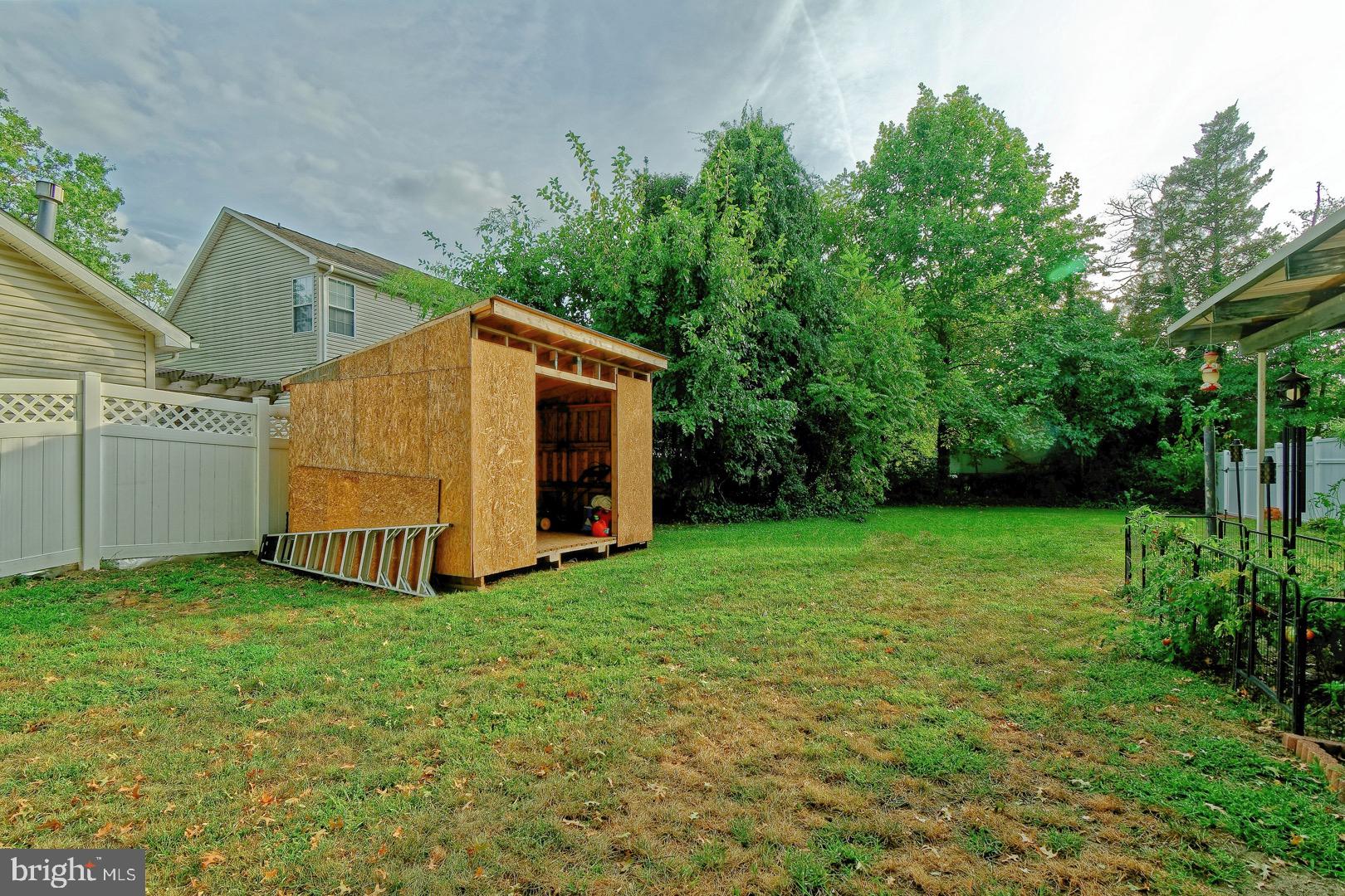 415 Lake Avenue Pitman, NJ 08071 - Photo 26 of 26 Shed and backyard