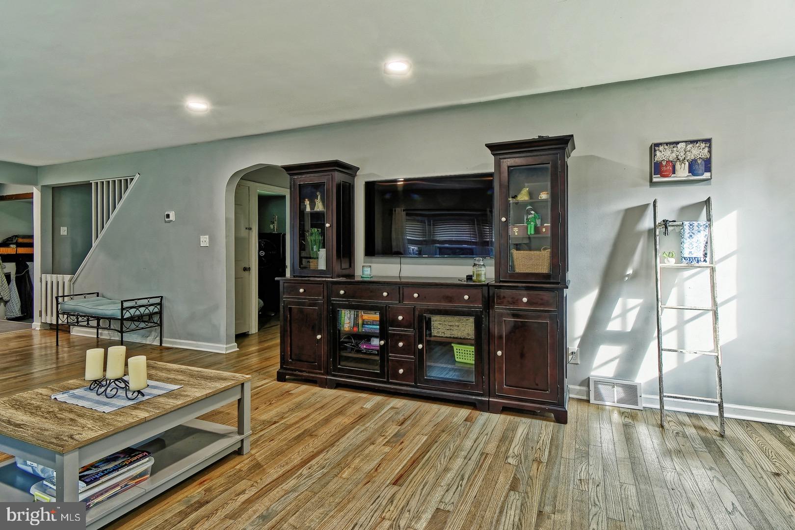 415 Lake Avenue Pitman, NJ 08071 - Photo 5 of 26 Living room