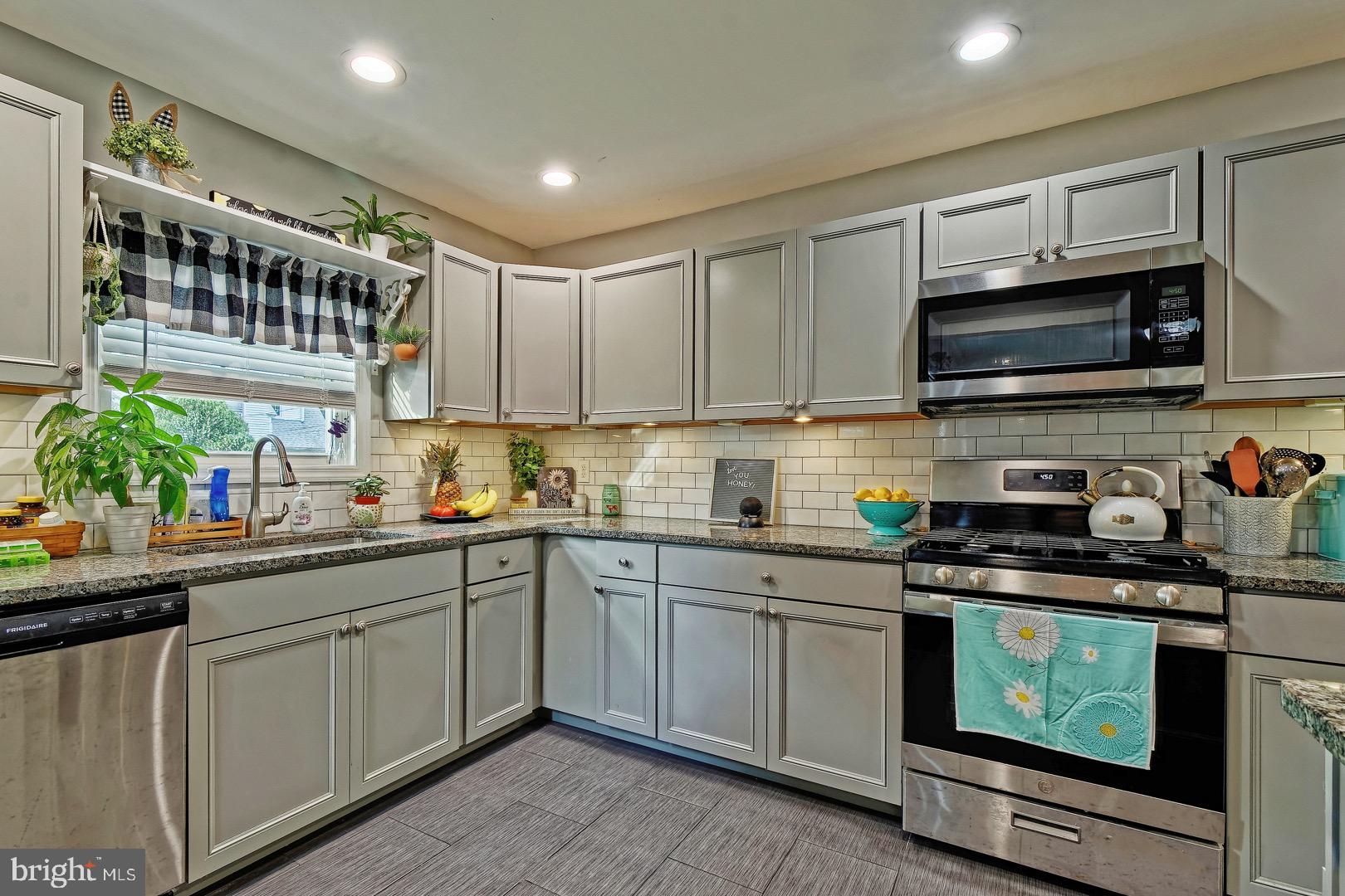 415 Lake Avenue Pitman, NJ 08071 - Photo 10 of 26 Kitchen cabinets
