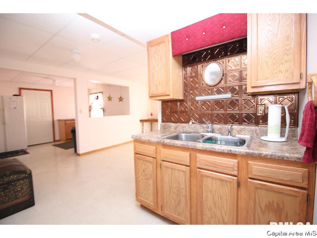505 Ridgeview Road Sherman, IL 62684 - Photo 14 of 21 Gallery Image 14