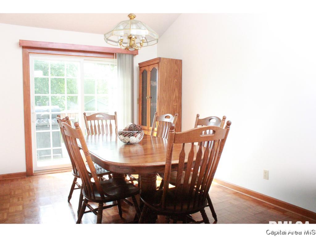 505 Ridgeview Road Sherman, IL 62684 - Photo 4 of 21 Gallery Image 4