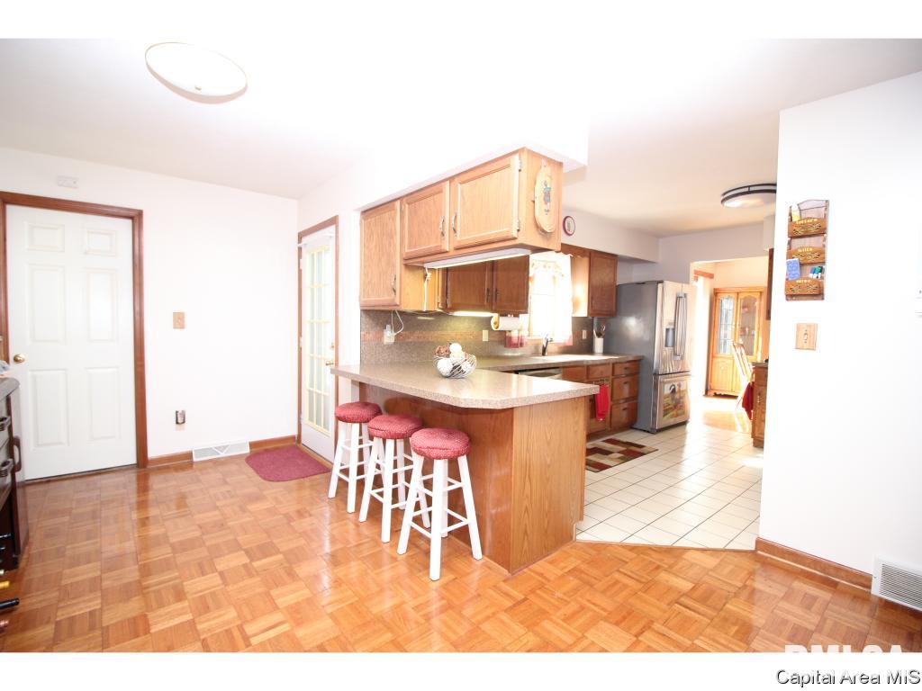 505 Ridgeview Road Sherman, IL 62684 - Photo 7 of 21 Gallery Image 7