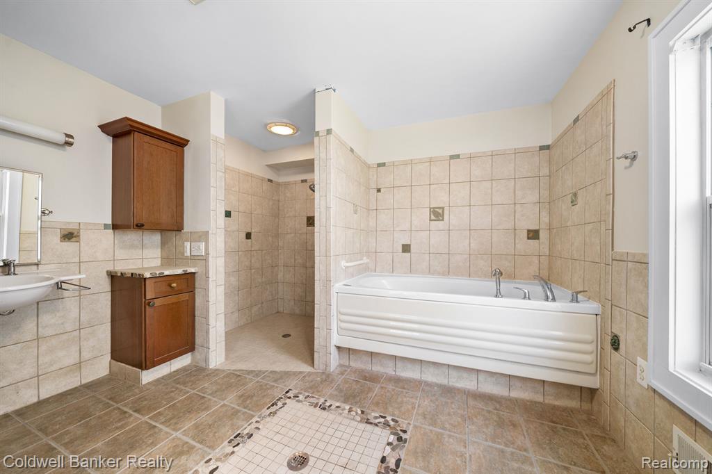 153 Pleasant Street Romeo, MI 48065 - Photo 12 of 22