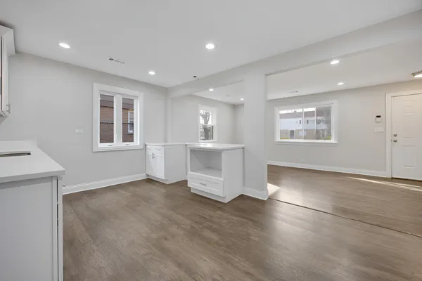 $204,900 | 16145 Honore Avenue, Markham, IL 60428