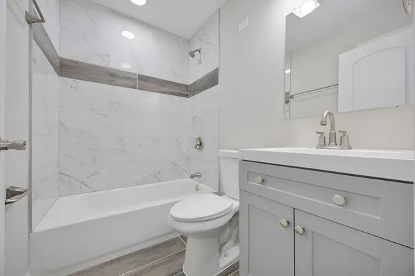 $204,900 | 16145 Honore Avenue, Markham, IL 60428