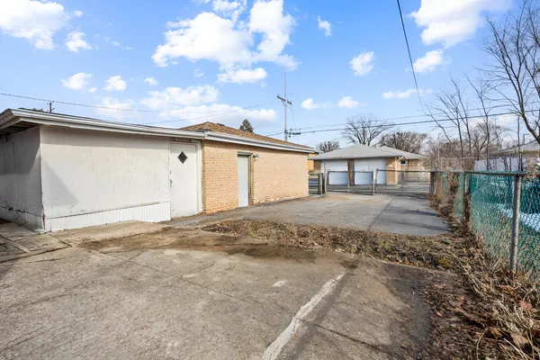 $204,900 | 16145 Honore Avenue, Markham, IL 60428