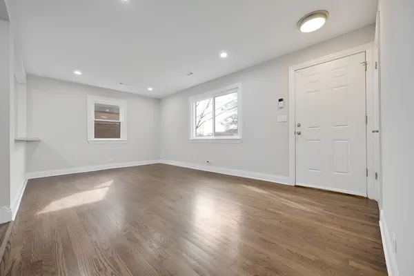 $204,900 | 16145 Honore Avenue, Markham, IL 60428