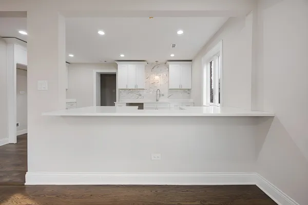 $204,900 | 16145 Honore Avenue, Markham, IL 60428