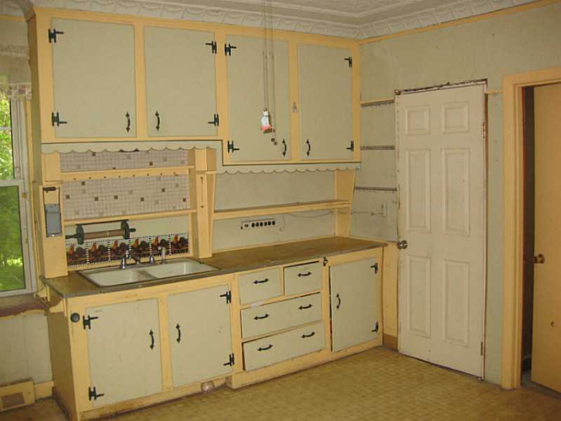 665 Fairmount Street Woonsocket, RI 02895 - Photo 4 of 25 Kitchen.