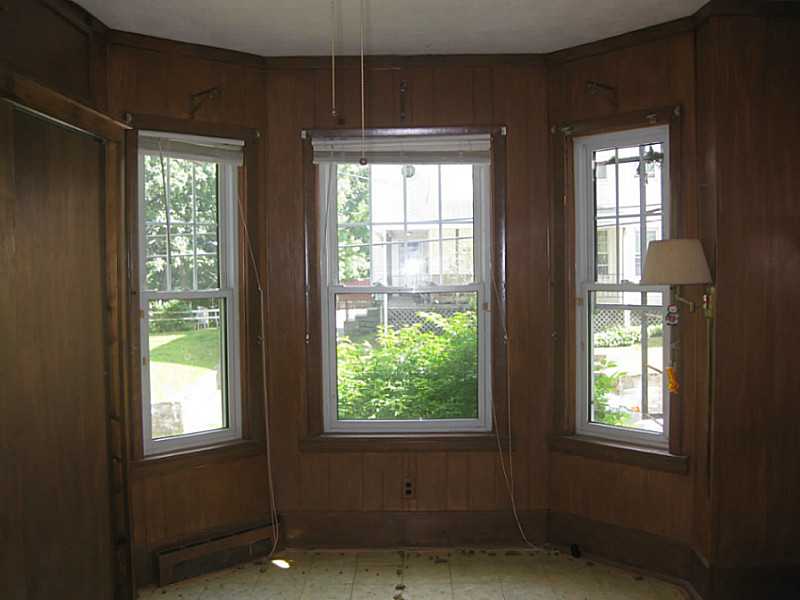 665 Fairmount Street Woonsocket, RI 02895 - Photo 8 of 25 Living Room.
