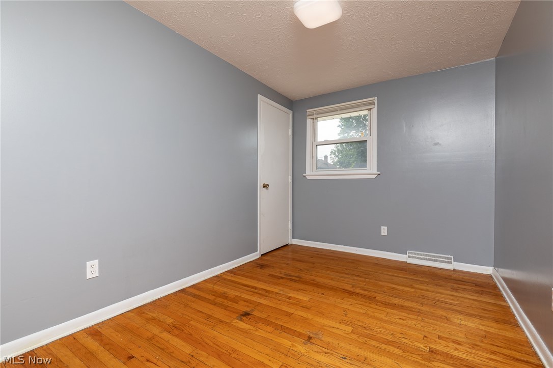 18303 Rosecliff Road Cleveland, OH 44119 - Photo 15 of 19 Gallery Image 15