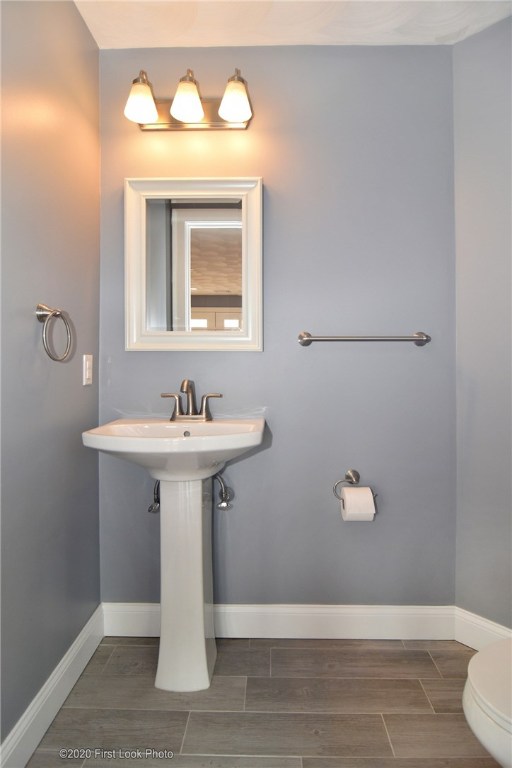 100 Sheffield Street Warwick, RI 02889 - Photo 24 of 42 Half bath.