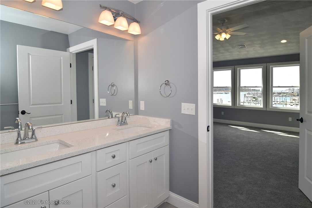 100 Sheffield Street Warwick, RI 02889 - Photo 29 of 42 Master bath.