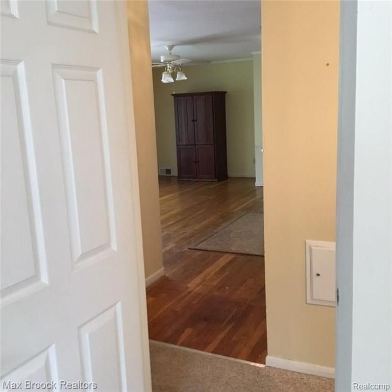 29334 Rambling Road Southfield, MI 48076 - Photo 14 of 29