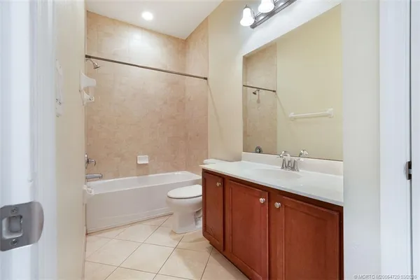 $400,000 | 6695 Southeast Woodmill Pond Lane, Stuart, FL 34997