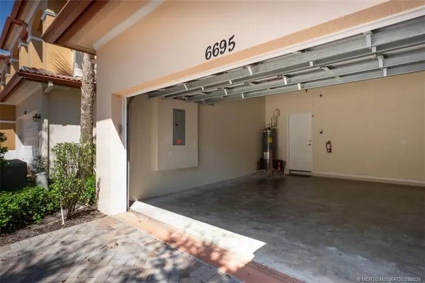 $400,000 | 6695 Southeast Woodmill Pond Lane, Stuart, FL 34997