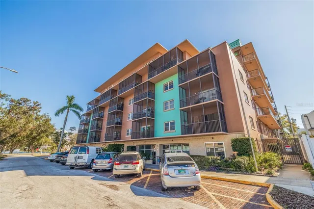 $99,000 | 750 Burlington Avenue North, Unit 1G, St. Petersburg, FL 33701