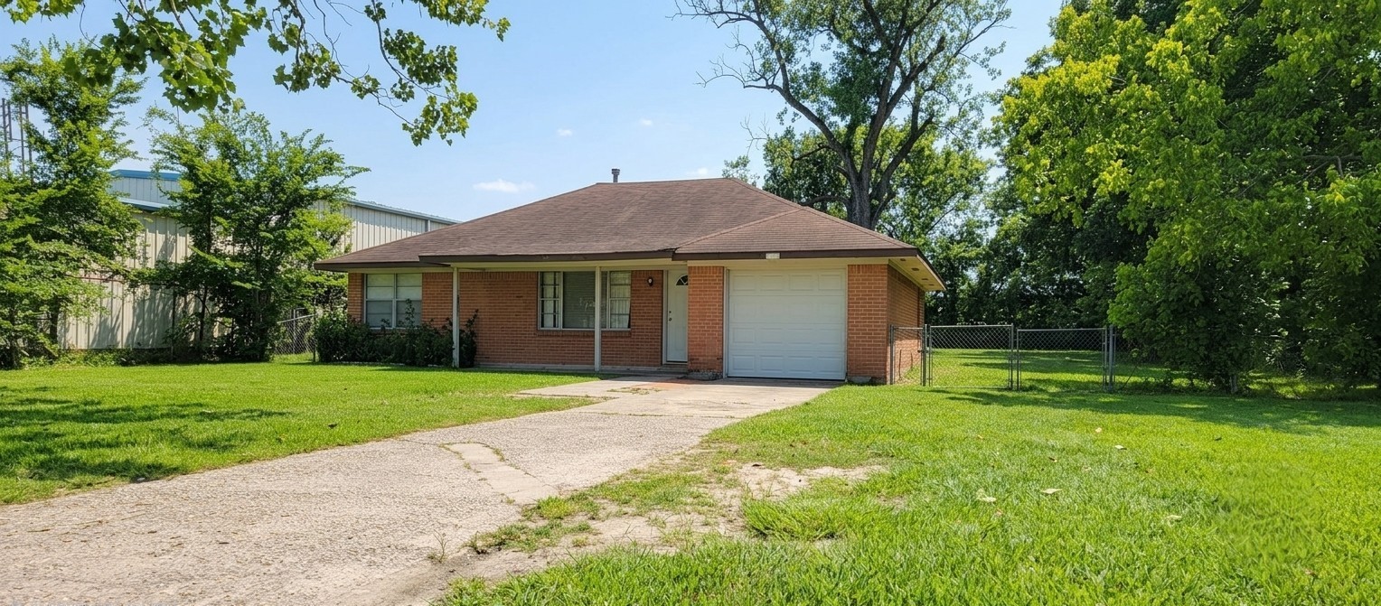 15623 Lee Road Houston, TX 77032 - Photo 1 of 10 Front of Home