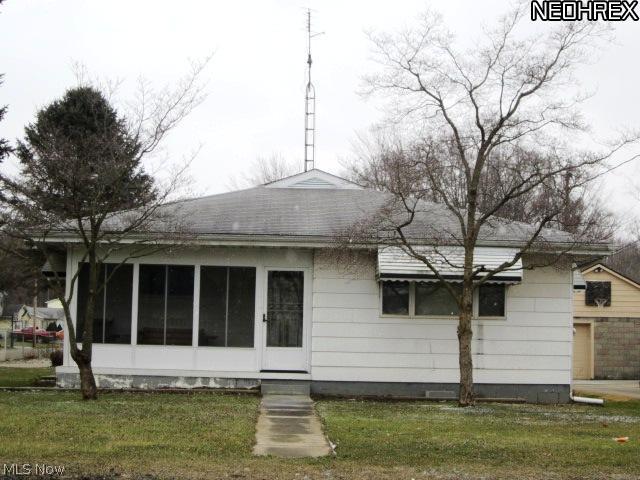 1225 Warren Road Newton Falls, OH 44444 - Photo 1 of 12