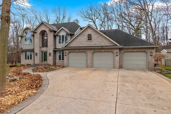 $824,900 | 1789 Maidstone Circle, Green Bay, WI 54313