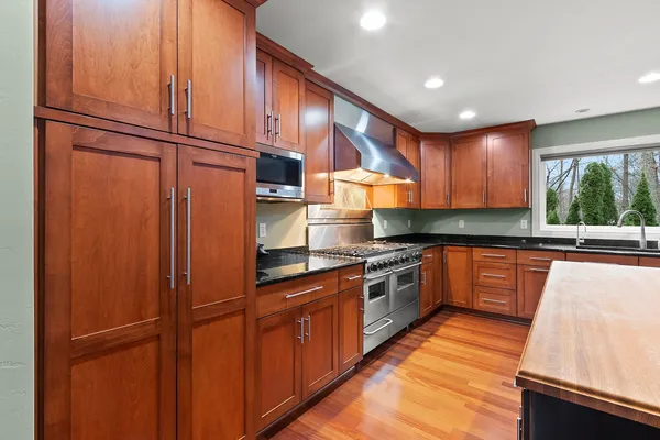 $824,900 | 1789 Maidstone Circle, Green Bay, WI 54313