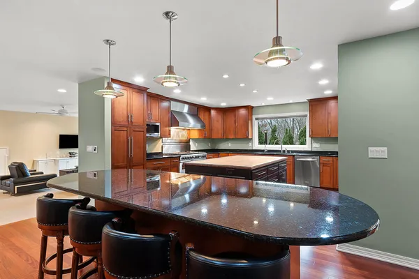 $824,900 | 1789 Maidstone Circle, Green Bay, WI 54313