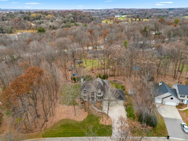 $824,900 | 1789 Maidstone Circle, Green Bay, WI 54313