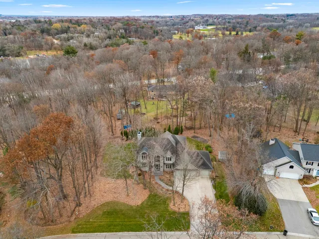 $824,900 | 1789 Maidstone Circle, Green Bay, WI 54313