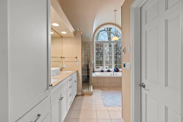 $824,900 | 1789 Maidstone Circle, Green Bay, WI 54313