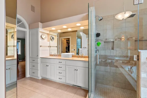 $824,900 | 1789 Maidstone Circle, Green Bay, WI 54313