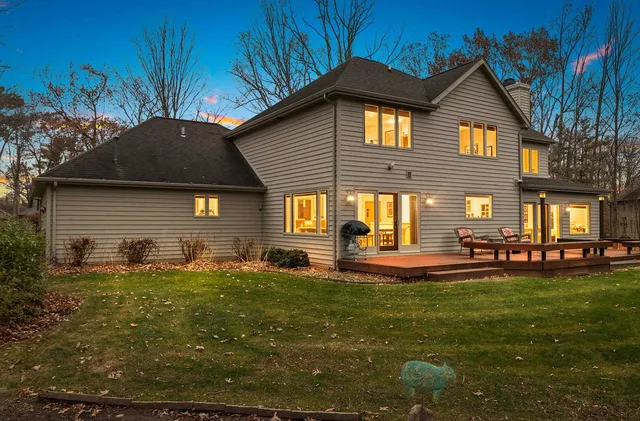 $824,900 | 1789 Maidstone Circle, Green Bay, WI 54313