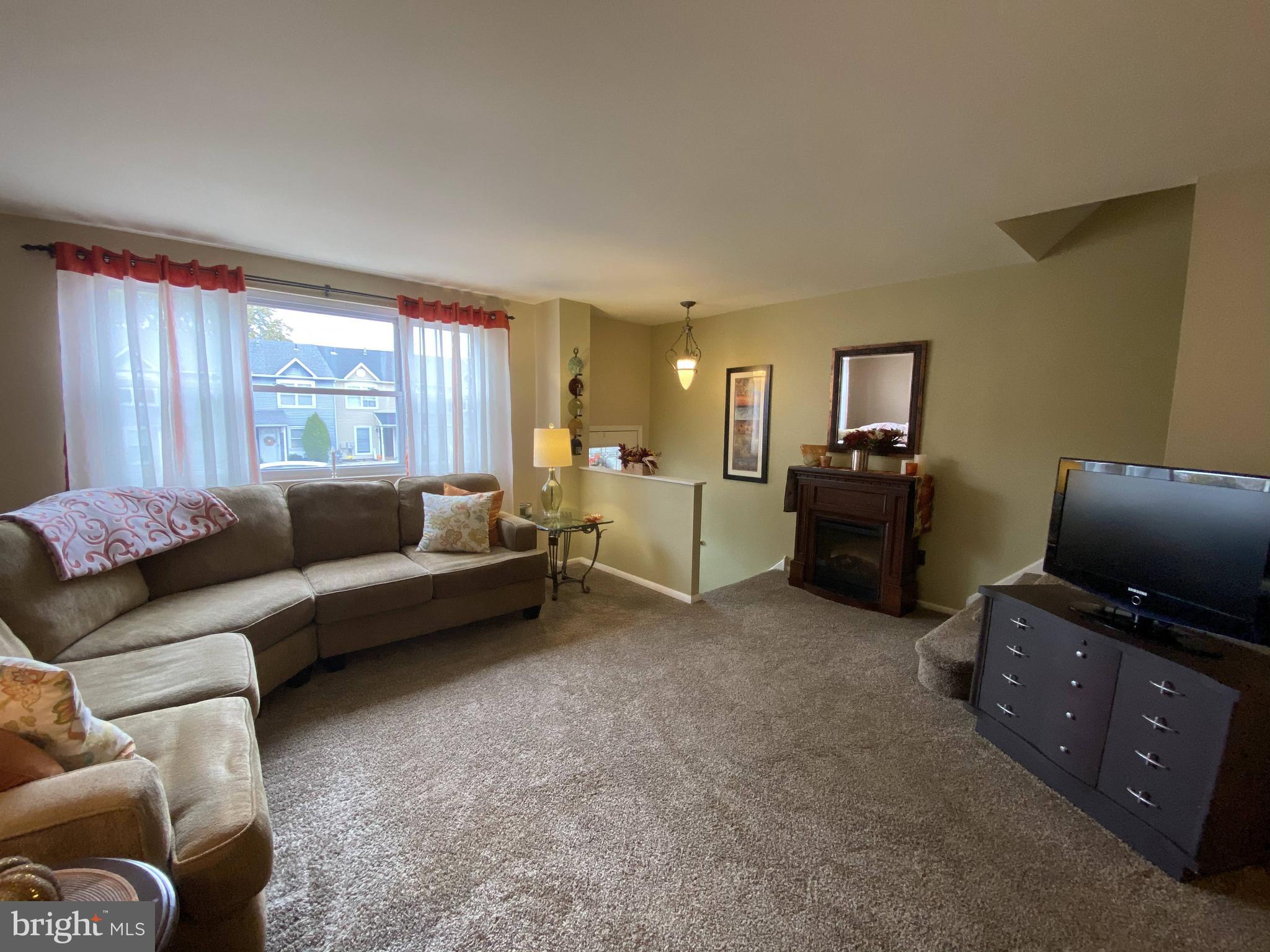 3560 Dows Road Philadelphia, PA 19154 - Photo 2 of 24 Gallery Image 2