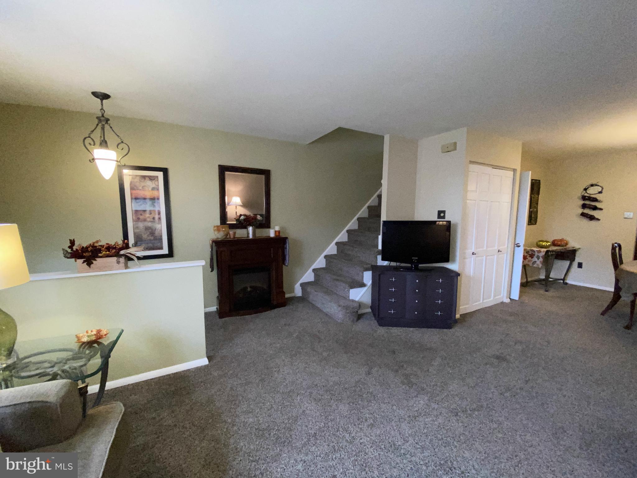 3560 Dows Road Philadelphia, PA 19154 - Photo 4 of 24 Gallery Image 4
