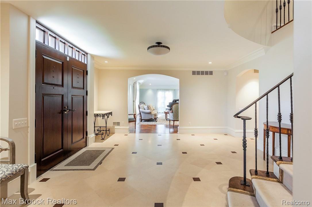 Foyer.jpg