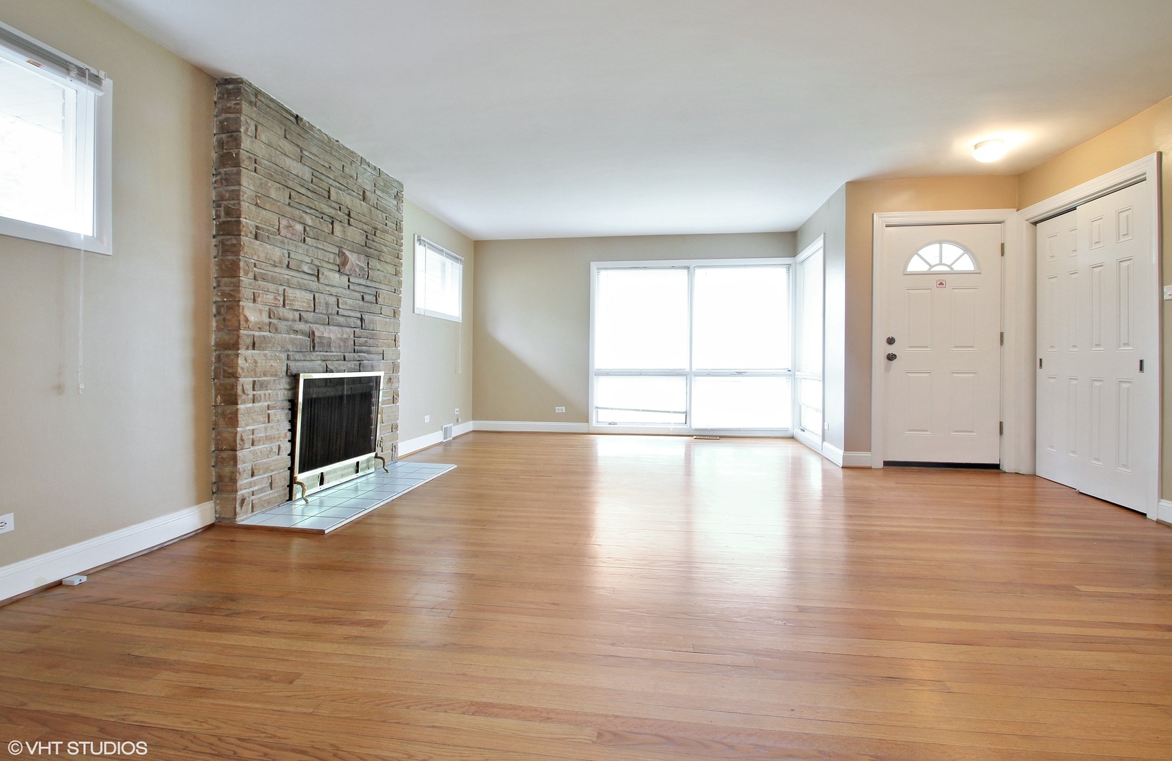 845 Rowe Avenue Park Ridge, IL 60068 - Photo 2 of 10