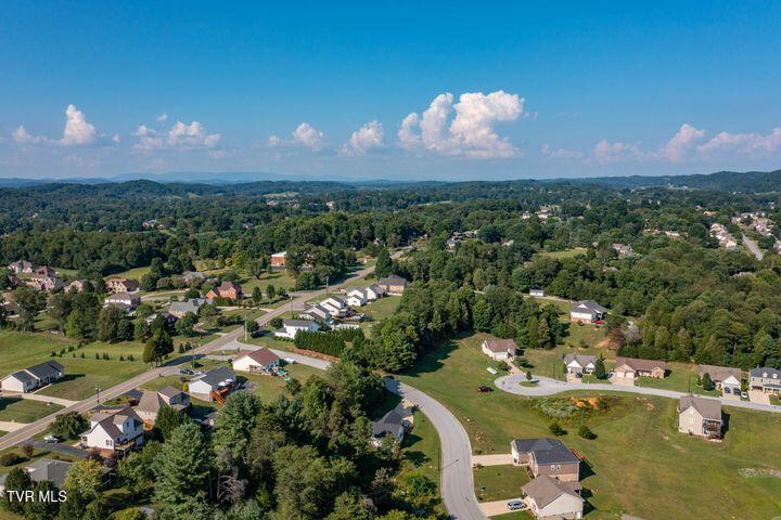 224 Brighton Place, Unit 19 Bristol, TN 37620 - Photo 8 of 14 Photo 9