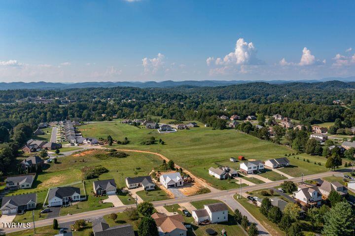 224 Brighton Place, Unit 19 Bristol, TN 37620 - Photo 9 of 14 Photo 10