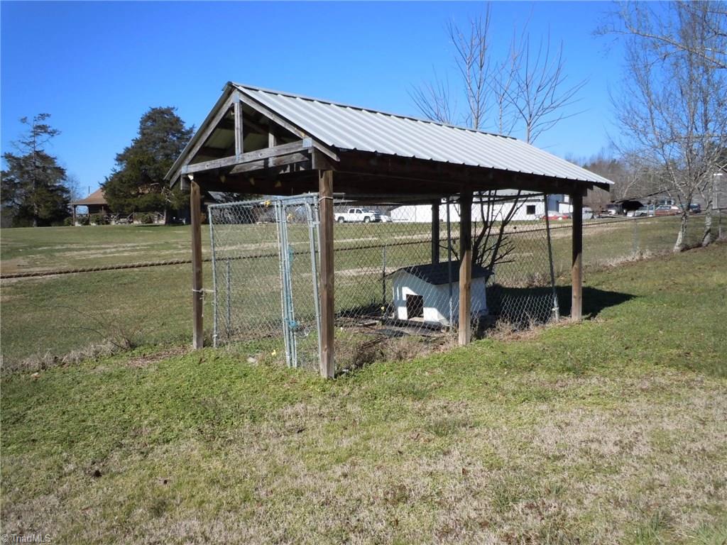 7028 Wishon Road Clemmons, NC 27012 - Photo 3 of 30
