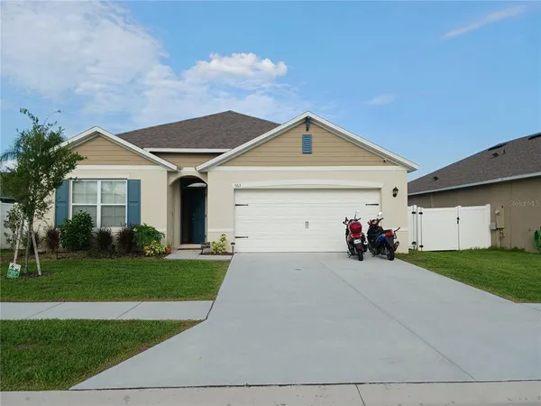 a view of a house and outdoor space