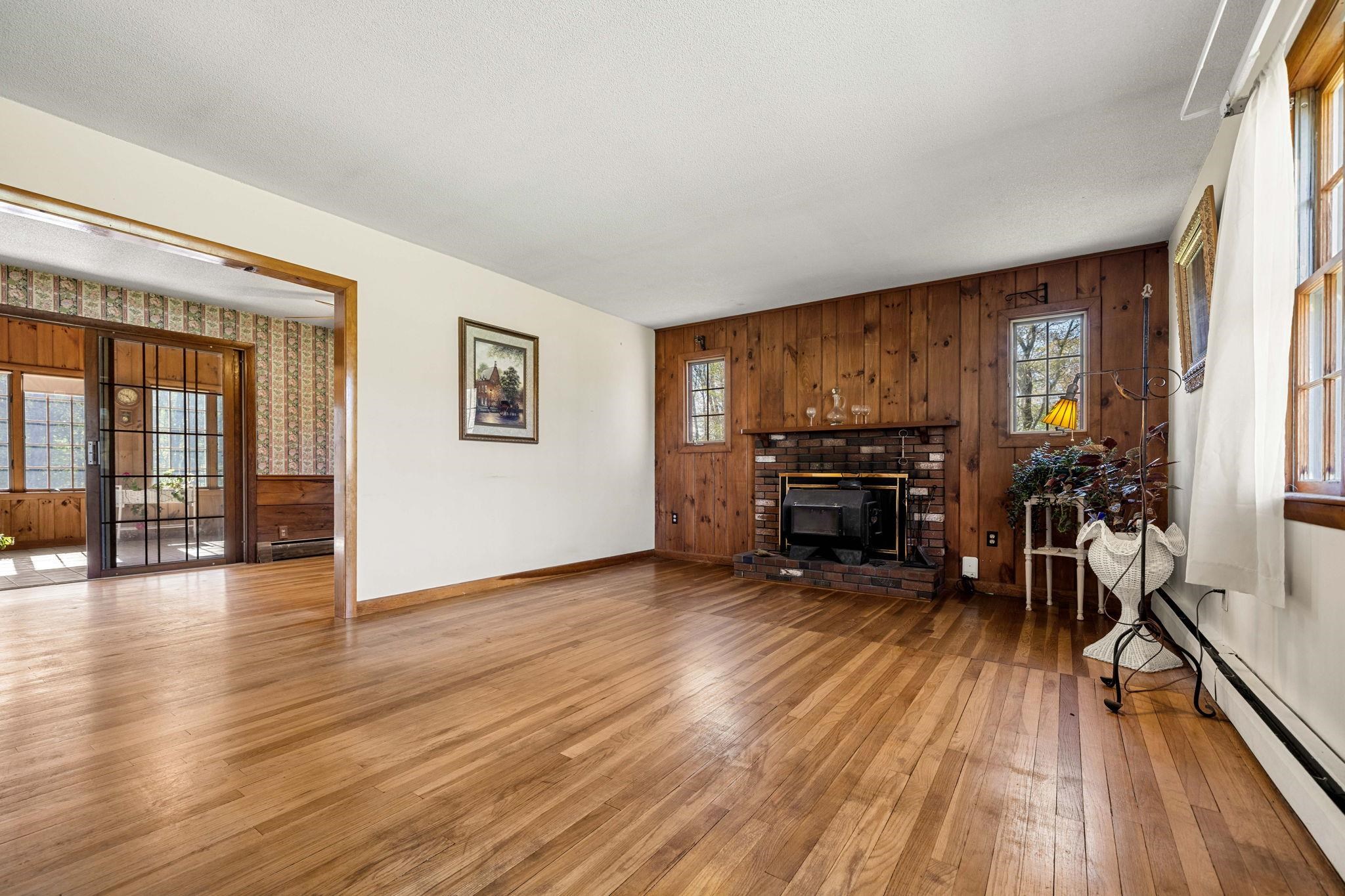58 Willow Road East Kingston, NH 03827 - Photo 9 of 47