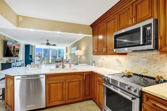 $445,000 | 3180 Northeast 48th Court, Unit 404, Lighthouse Point, FL 33064